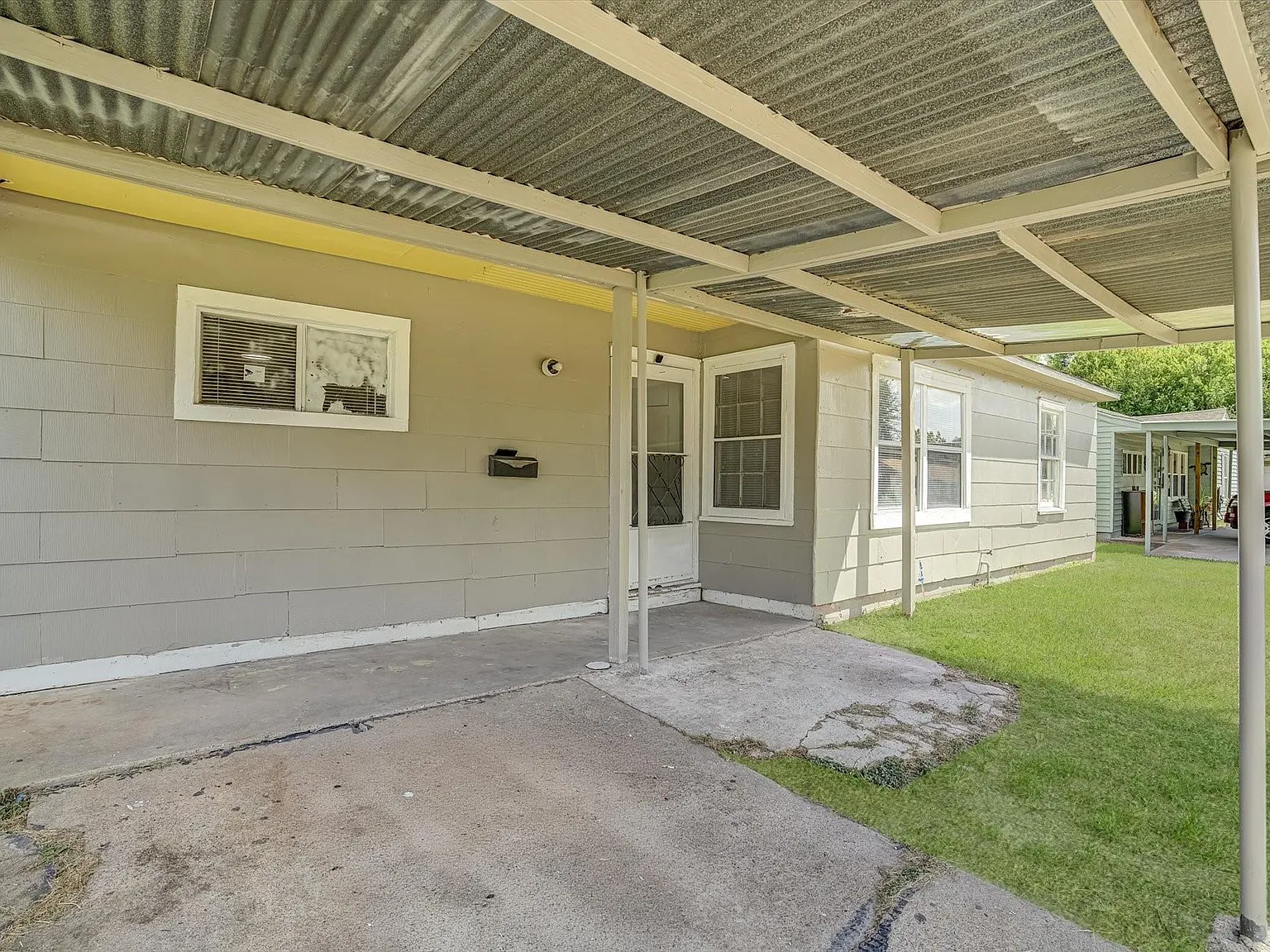 4 bed, 2.0 bath, 1266 sqft, $1,600 — Photo 4