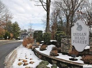 10 Madder Lake Cir, Commack, NY 11725