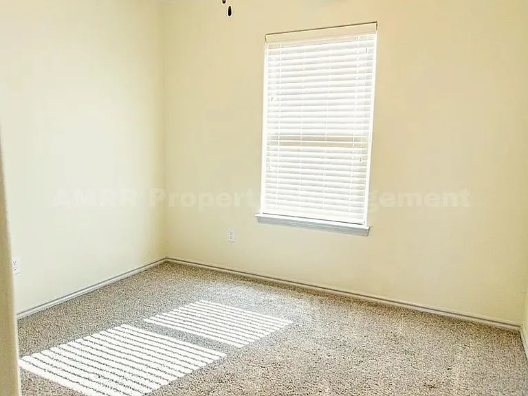 1220 Kingston St — Photo 8