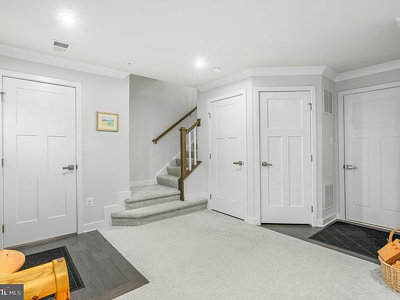 5th image of 5751 Meadowood St