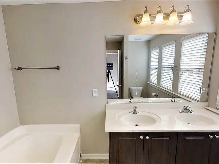 407 Brantley Cove Cir — Photo 12