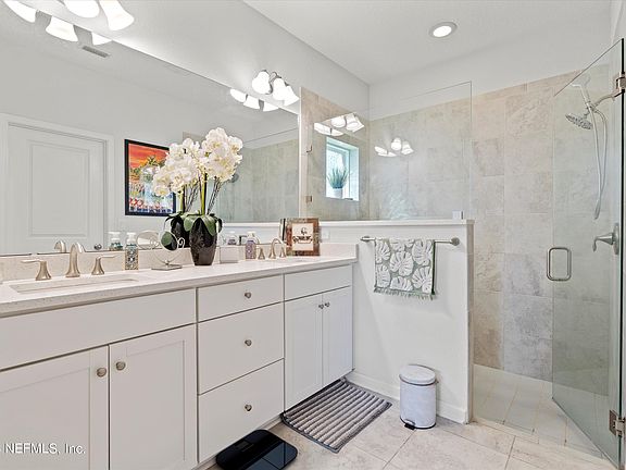 5th image of 97147 Harbor Concourse Cir