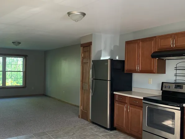 21 Meadow Farm Rd, Bangor, ME 04401
