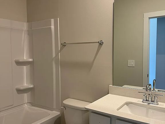 2nd image of 1314 Bluffton Cir #1