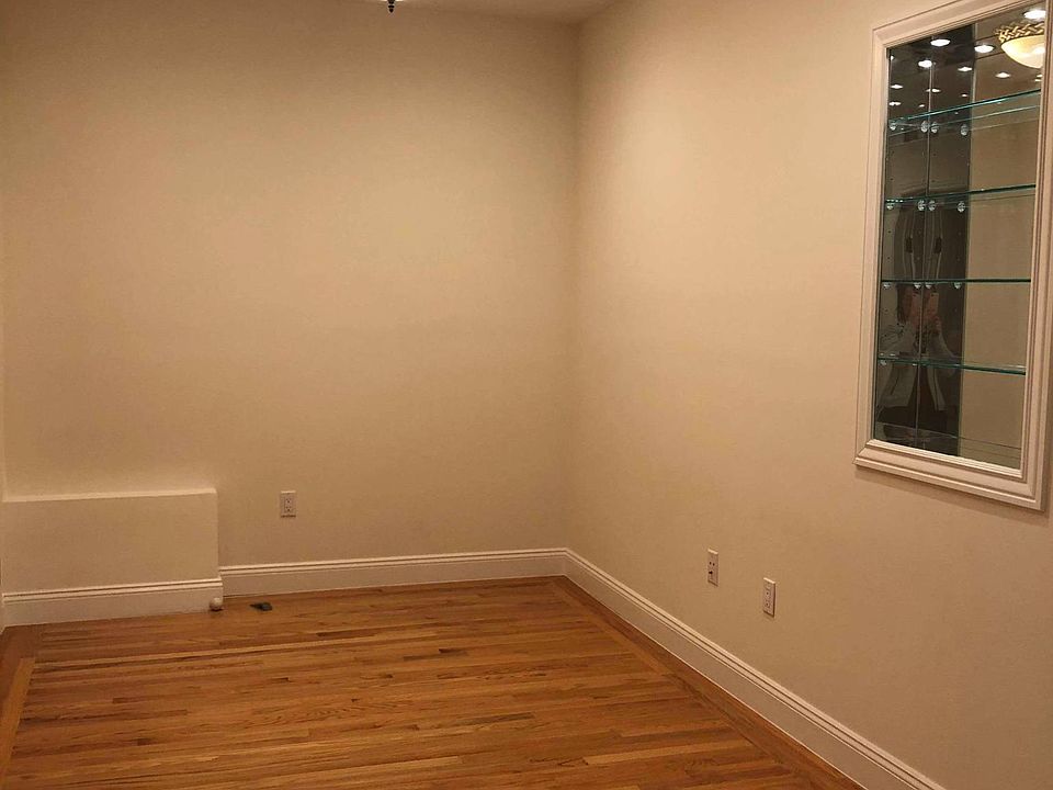 1st image of 542 36th Ave