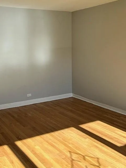 5404 W Gladys Ave — Photo 2