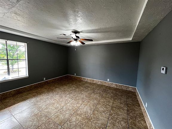3rd image of 917 Newport Ave