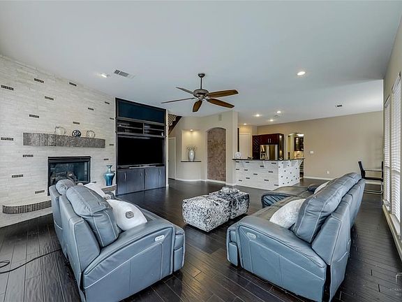 2nd image of 6 Katie Ct