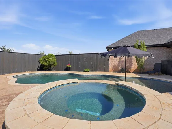 1005 Buckingham Ave, Wolfforth, TX 79382