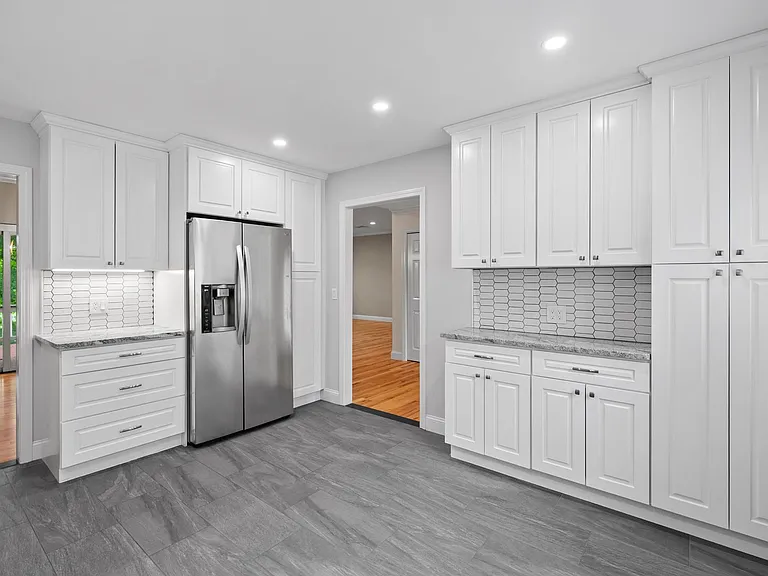802 Heritage Hls — Photo 13