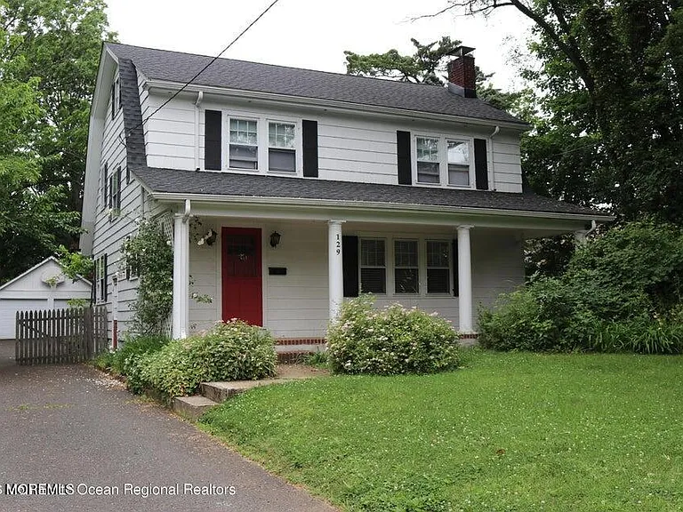 129 Rumson Rd — Photo 1