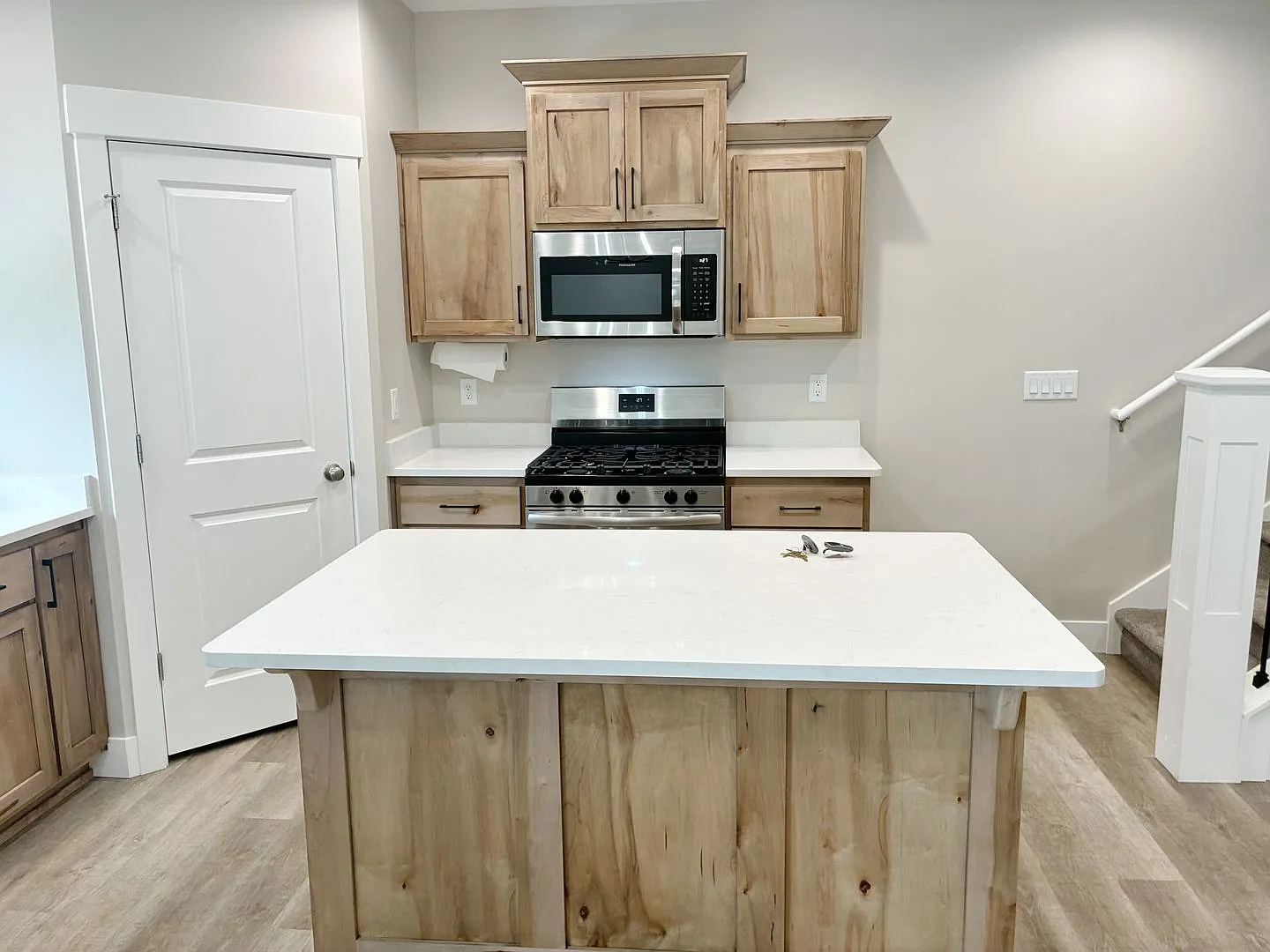 Beautiful new 3-bedroom, 2.5-bathroom townhome — Photo 4