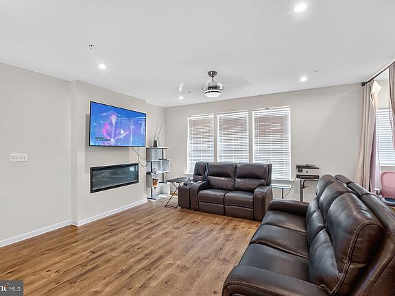 3rd image of 7828 Hope Ct
