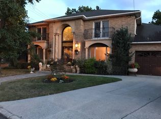 4 Amaron Ln, Staten Island, NY 10307