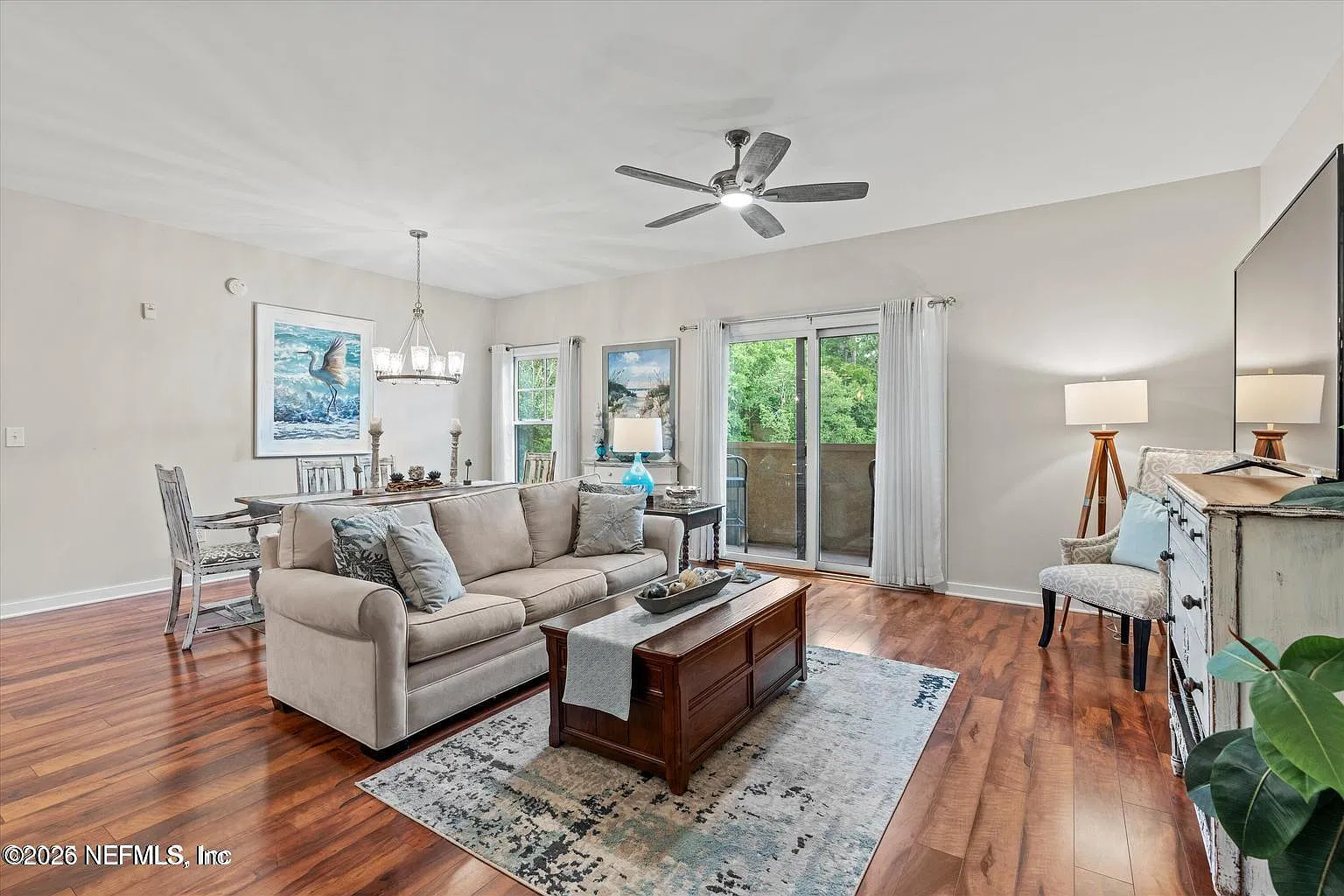 1 bed, 1.0 bath, $2,400 — Photo 2