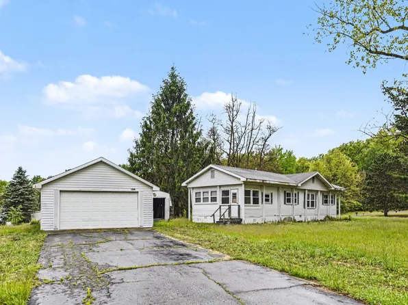 39391 Sandyridge Cir, Mattawan, MI 49071