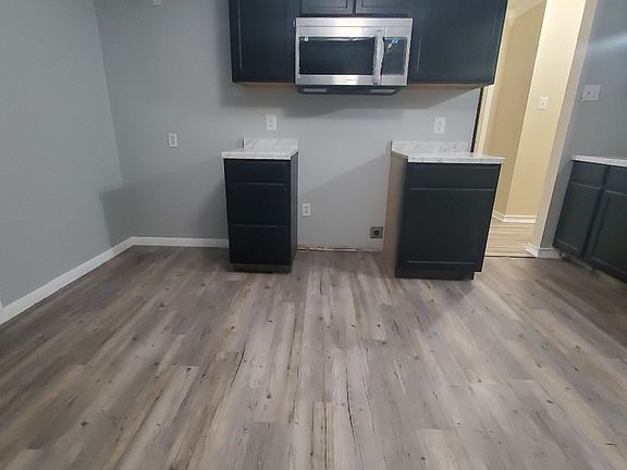 4th image of 4533 Orchid Ln