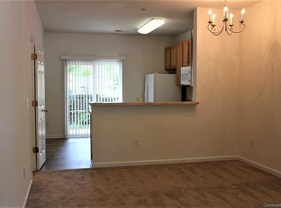 4th image of 8420 Summerglen Cres