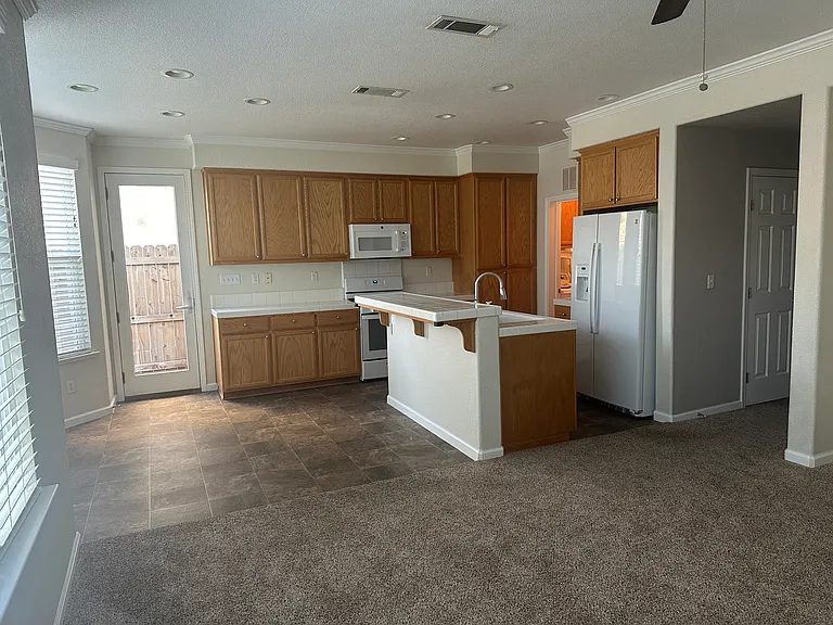 1335 Valley Glen Dr — Photo 16