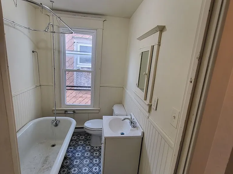 300 W Spruce St — Photo 18