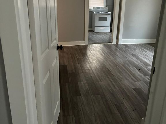 3rd image of 156 Garrett St #1