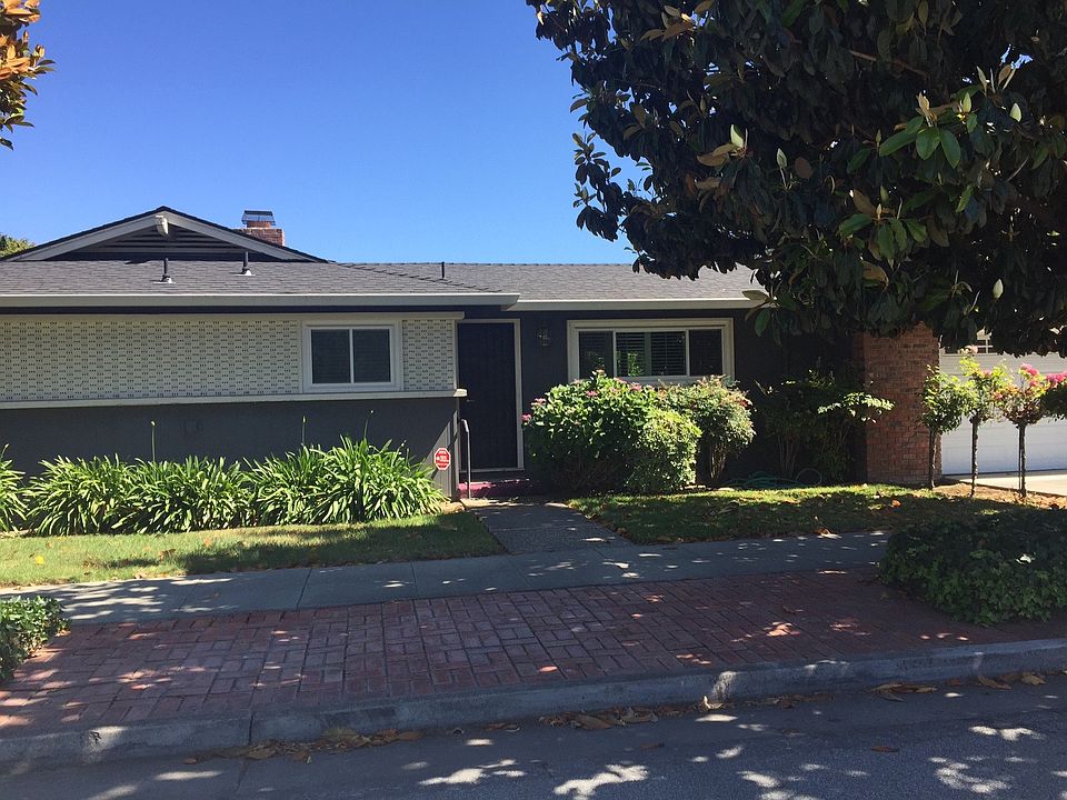 2nd image of 2503 Lambert Ln