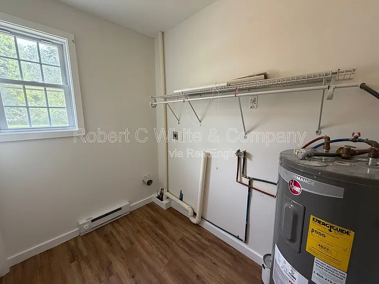 202 Main St — Photo 11