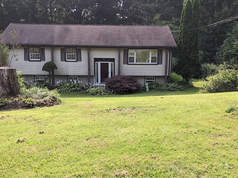 House with great front yard