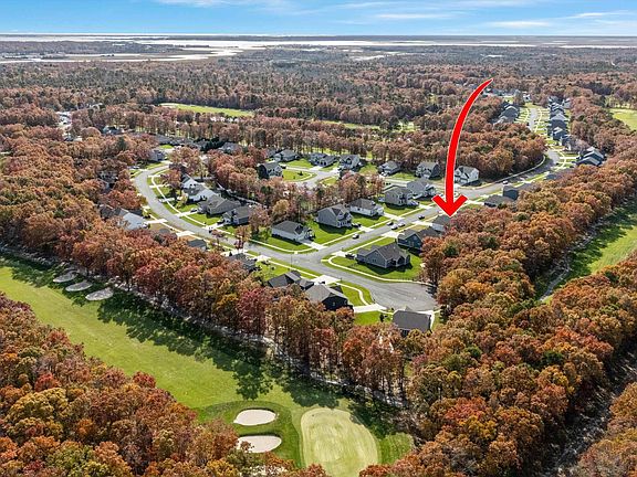 3rd image of 105 Laquinta Dr