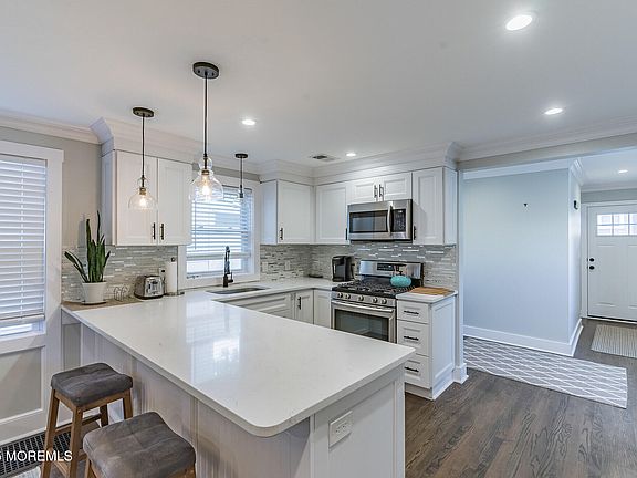 5th image of 605 Monmouth Ave
