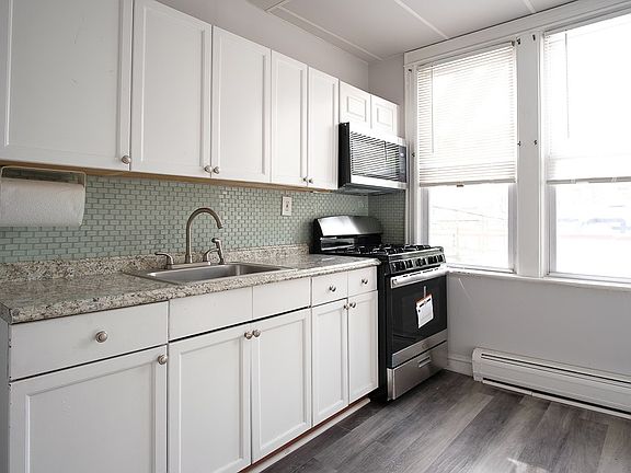 4th image of 99 Monticello Ave #3A