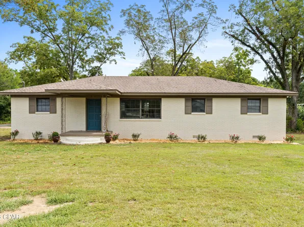 5270 Brown St, Graceville, FL 32440