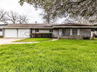 303 Delany St, Seguin, TX 78155