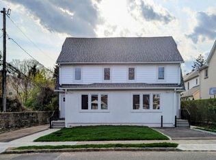 62 Forest Row, Great Neck, NY 11024