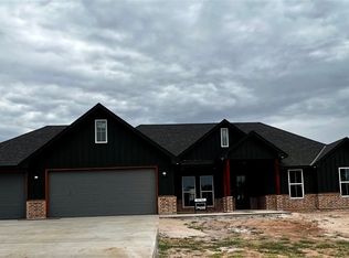 10571 NE Seaside Ln, Elgin, OK 73538