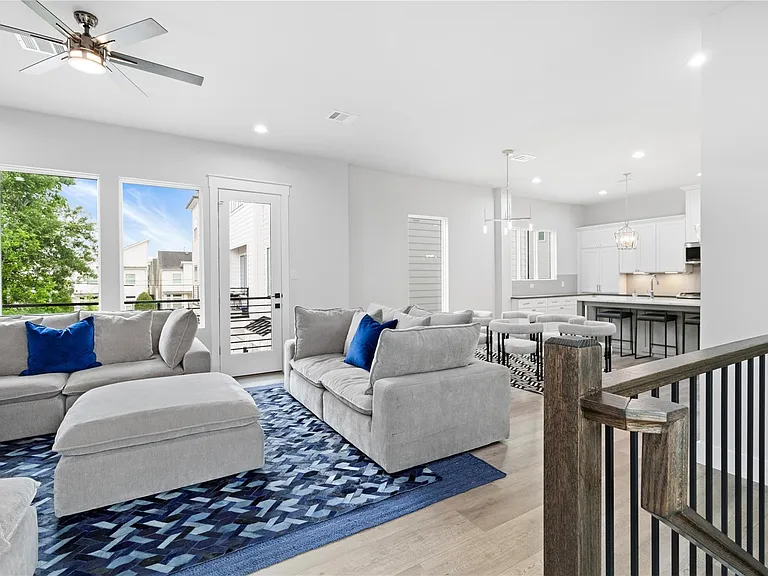 2508 Gray St — Photo 10