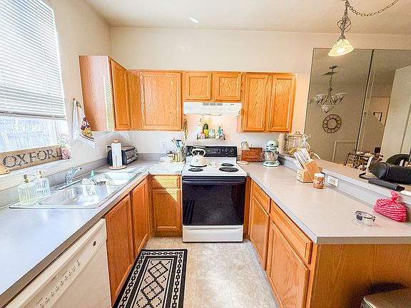 4th image of 3552 SW 30th Way APT 141