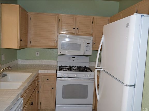 4th image of 24151 Del Monte Dr Unit 339