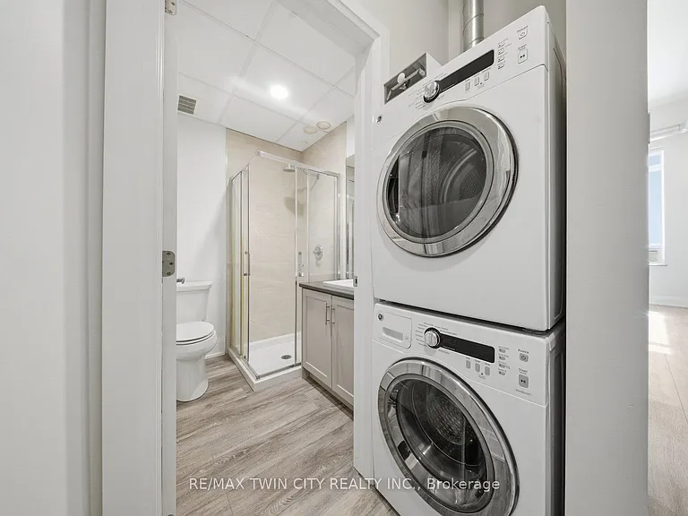 11 Queen St #303 — Photo 8