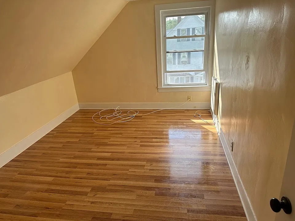 11 Stanley Ave #3