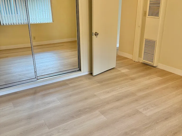Village Glen Apartments — Photo 14