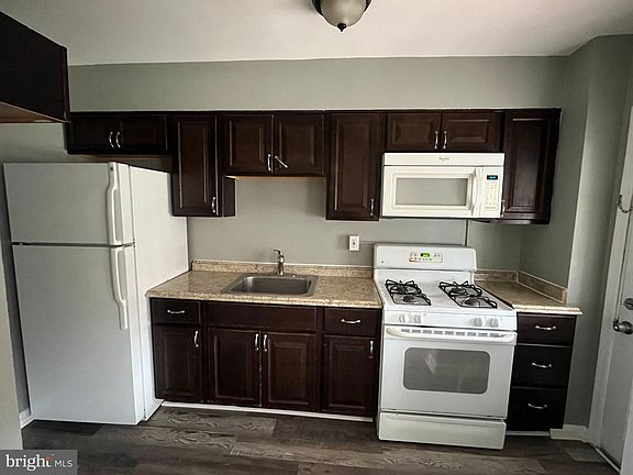 5th image of 336 Kane St