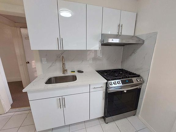 2nd image of 13727 Holly Ave #2