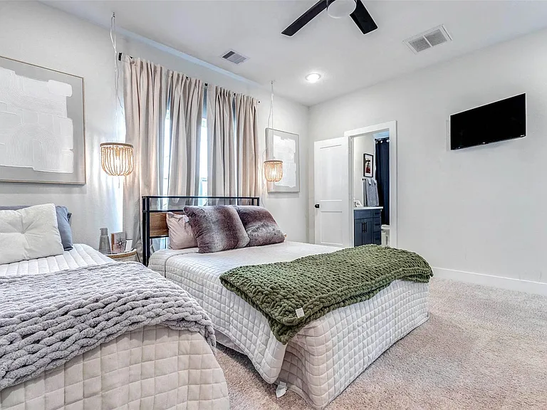 5407 Lee St — Photo 30
