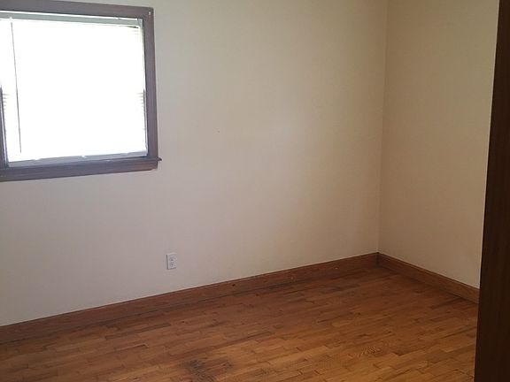 3rd image of 316 Oak St