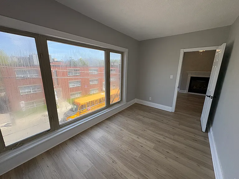 144 Locke St S #5 — Photo 12