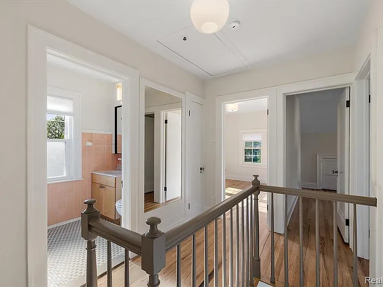 2136 Dorchester Rd — Photo 29