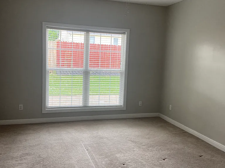 505 Bridle Way — Photo 9