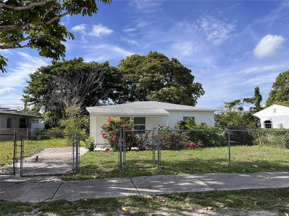 2481 NW 154th St, Miami Gardens, FL 33054