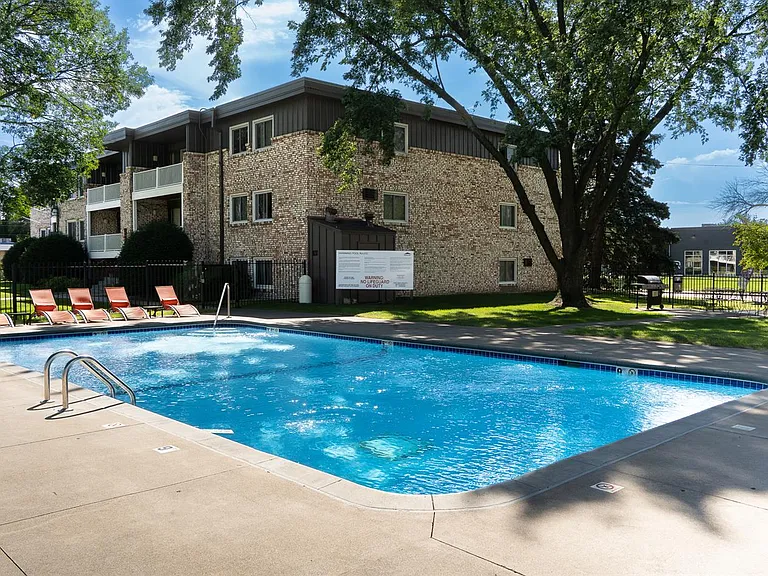 Edina Park — Photo 10